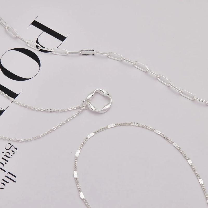 Colar em Camadas Banhado a Ouro – Design Minimalista e Elegante