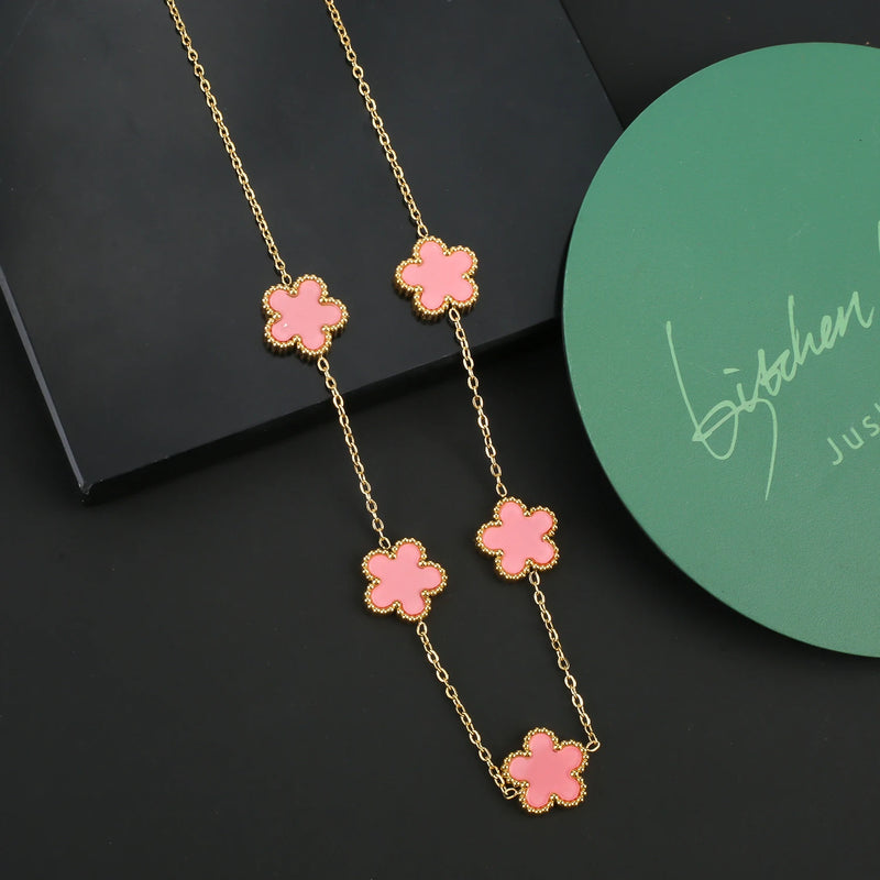 Conjunto de Joias Feminino Aço Inox – Flor de Trevo com 5 Pétalas (Bracelete, Colar e Brinco)