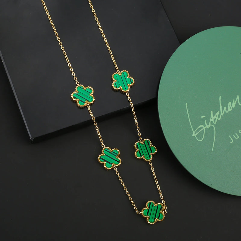Conjunto de Joias Feminino Aço Inox – Flor de Trevo com 5 Pétalas (Bracelete, Colar e Brinco)