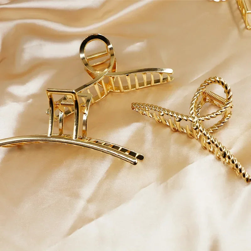 Presilha de Cabelo Feminina – Dourada, Borboleta Geométrica Estilosa