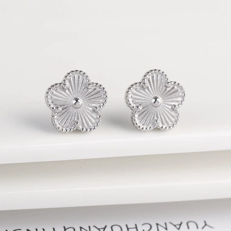 Conjunto de Joias Feminino Aço Inox – Flor de Trevo com 5 Pétalas (Bracelete, Colar e Brinco)